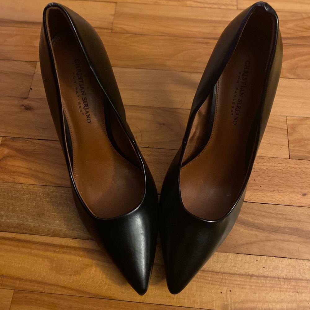 Black pumps- brand new